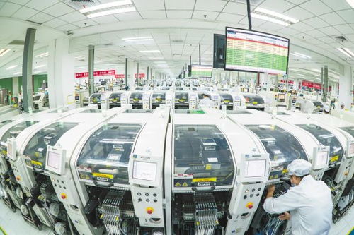 武漢 韌性之城，經(jīng)濟(jì)穩(wěn)居全國(guó)前十，專業(yè)服務(wù)保障城市運(yùn)轉(zhuǎn)